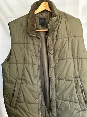 Express Design Studio Olive Green Puffer Vest Large
